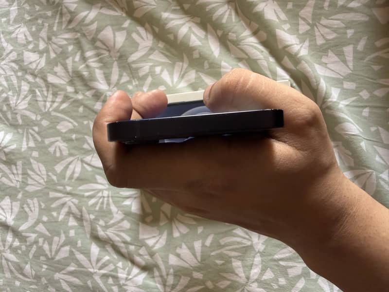 Apple iPhone 12 3