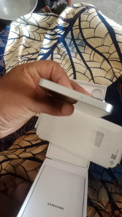 i am selling my mobile samsung a 17