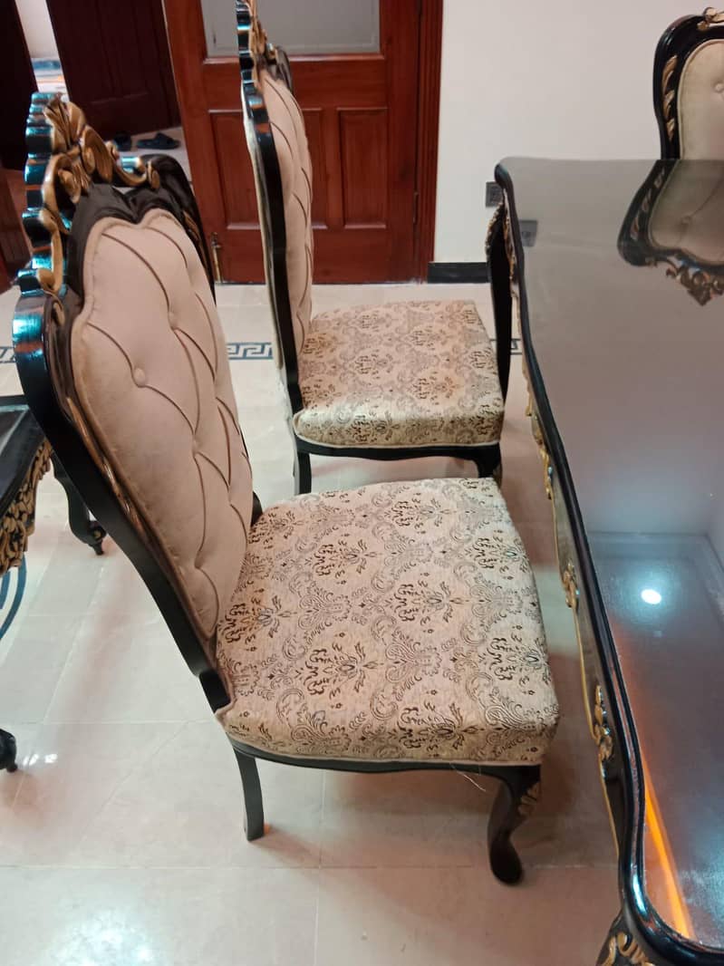 6 seater dining table 4