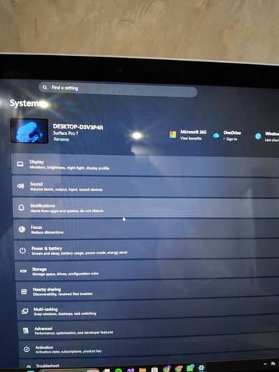 Microsoft Pro 7 8GB 128GB Core i5 10th Gen
