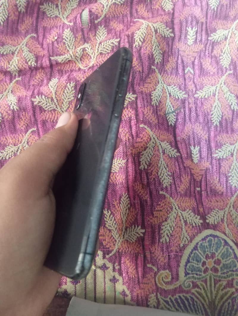 iPhone x 64 4