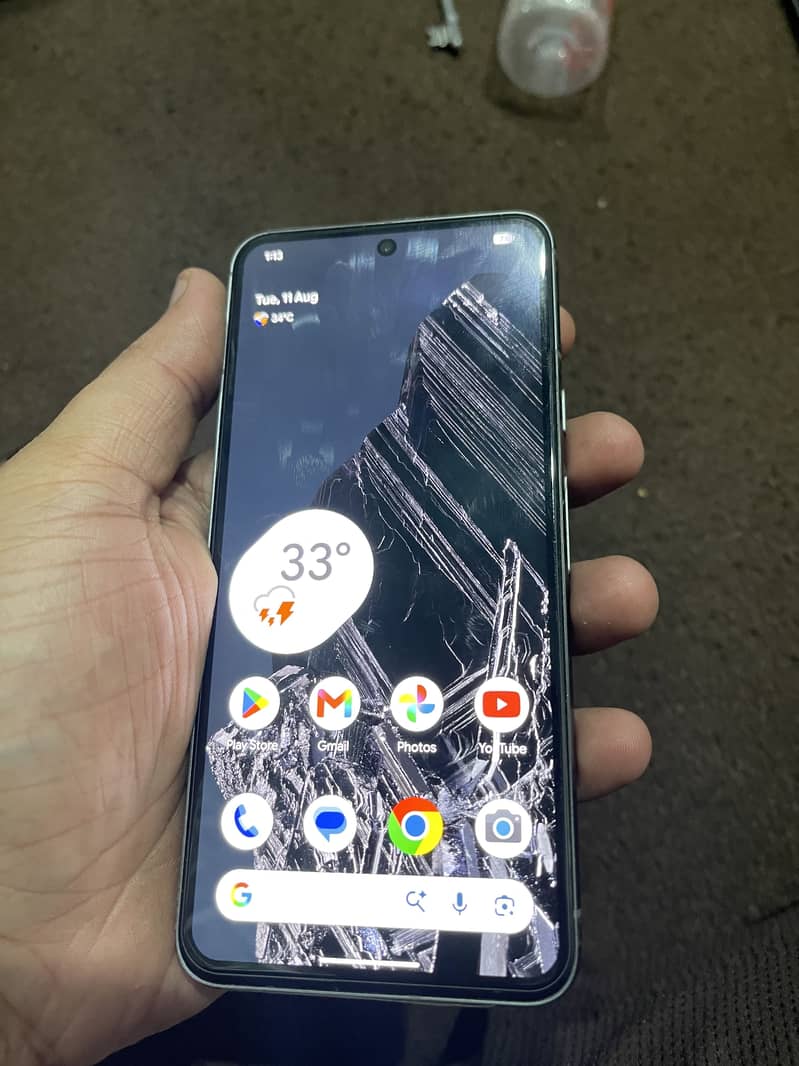 Google Pixel 8 4