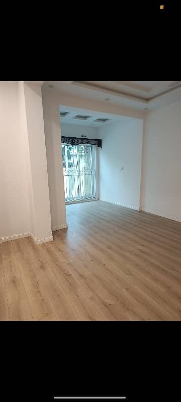 Beautiful Renovated House In Main Cantt