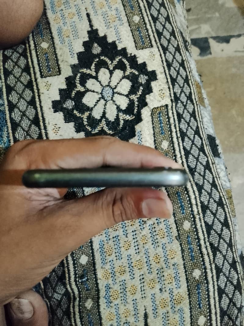 Apple iPhone 8 5