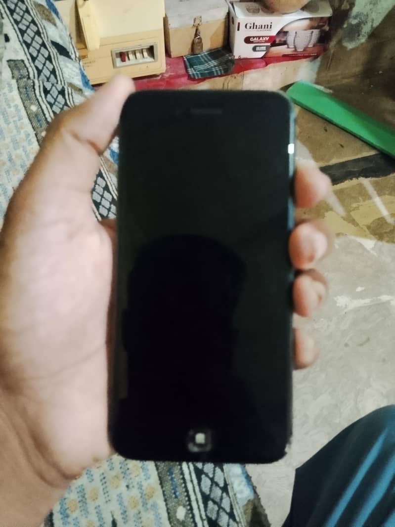 Apple iPhone 8 6