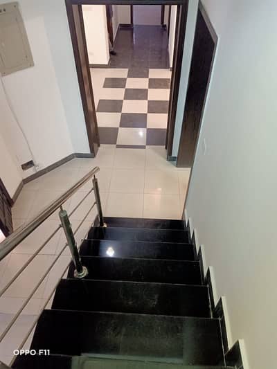 4 Bed House Available For Rent In Askari 11 Lahore.