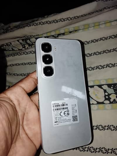 Hot60i 8/256 9 maheeny warranty ha abhi