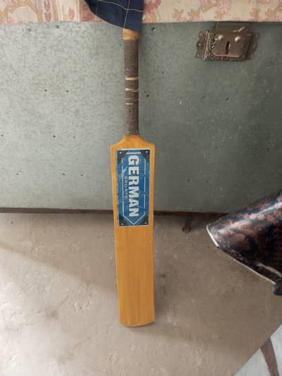 German bat Yellow edition
