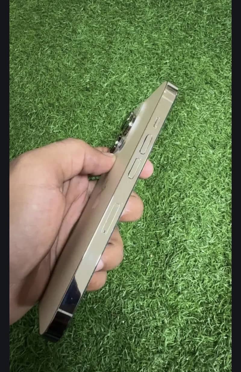 iPhone 14 Pro 2