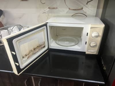 Microwave for urgent sale