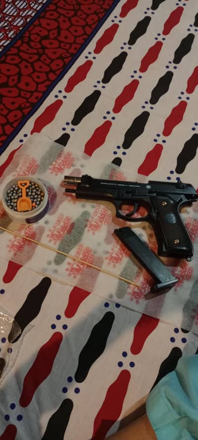 Pietro Beretta  Gardone V. T. - Made in Italy  Metal Gun High Wigh