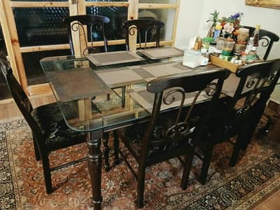 Dining table with chair  for sale