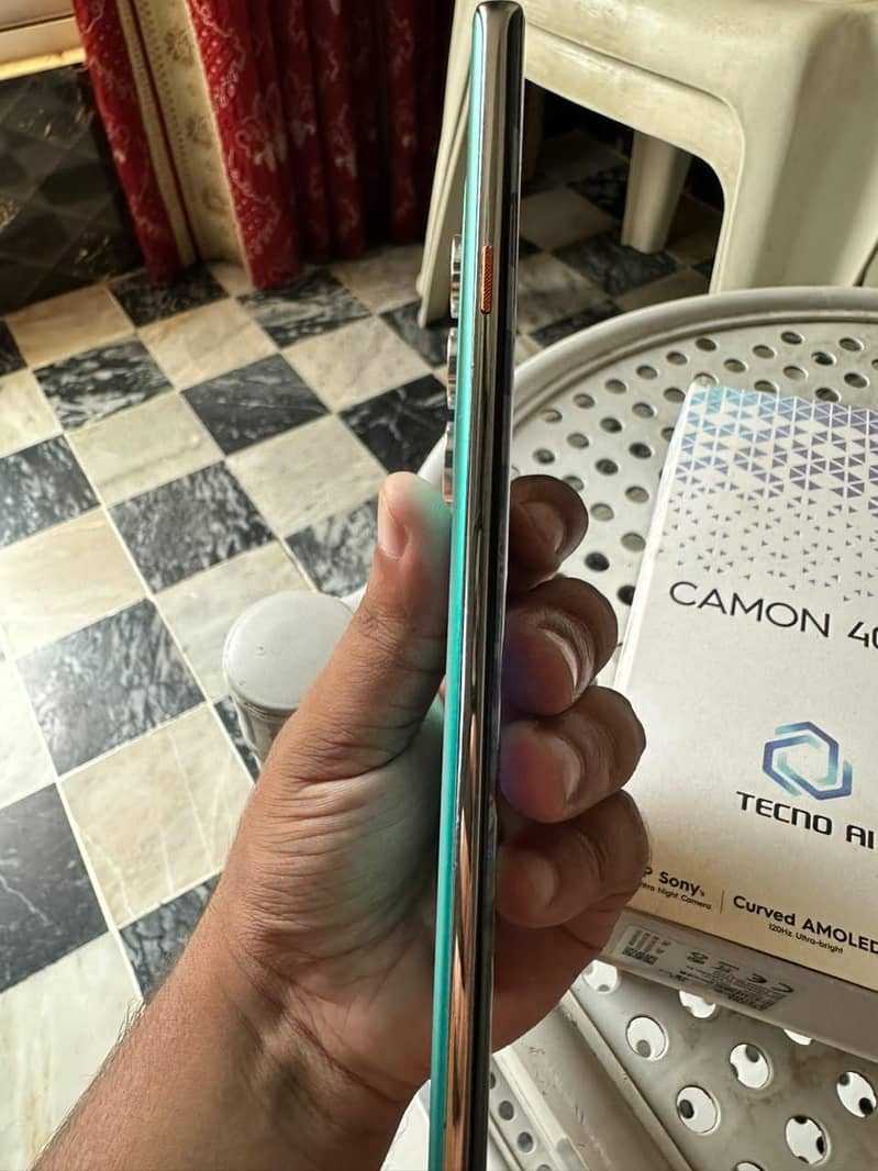 Tecno CAMON 40 Pro 8