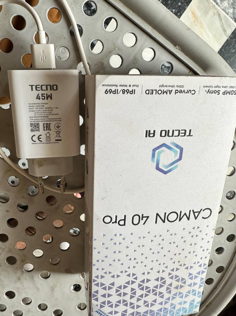 Tecno CAMON 40 Pro 11