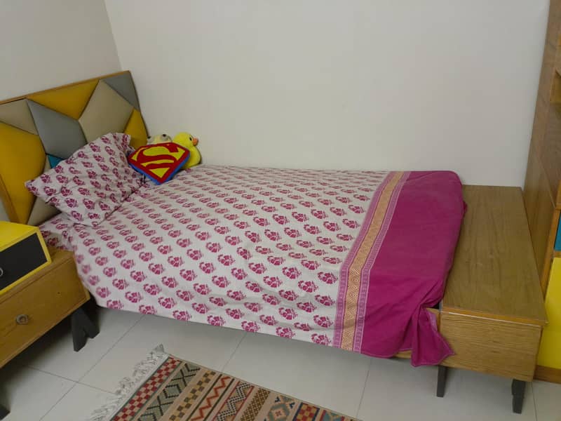 single bed with computer table 1