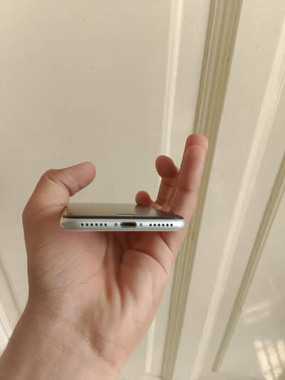 Apple iPhone SE