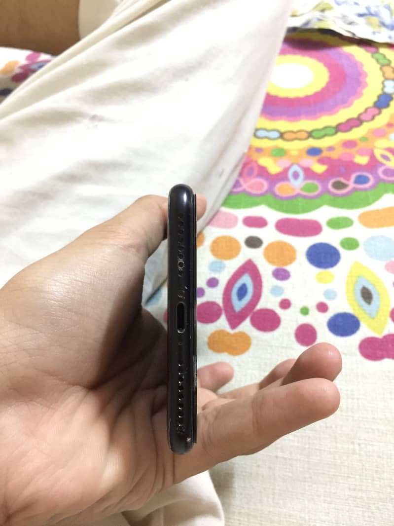 Apple iPhone 7 Plus 4