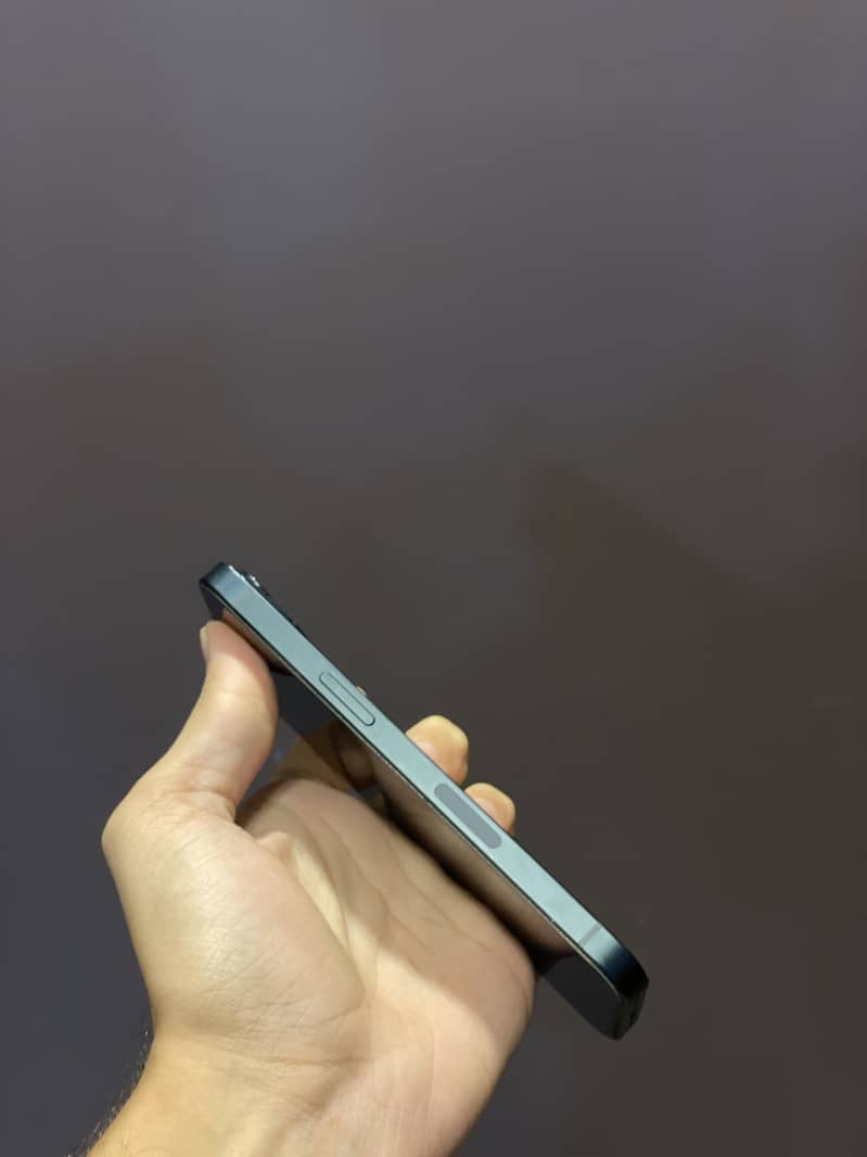 Apple iPhone 13 3