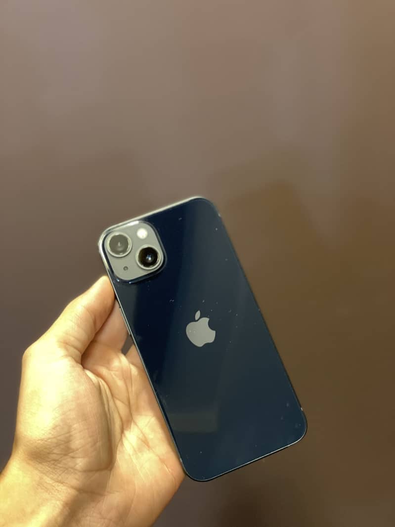 Apple iPhone 13 5