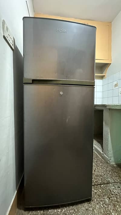 Haier Refrigerator - HRF-305