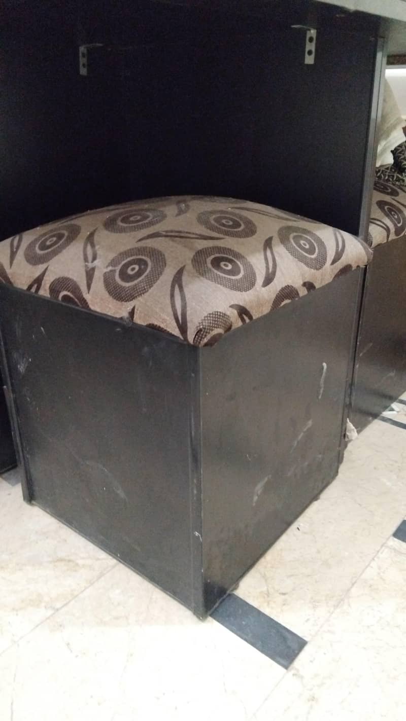 Black dining table with 4 stools 6