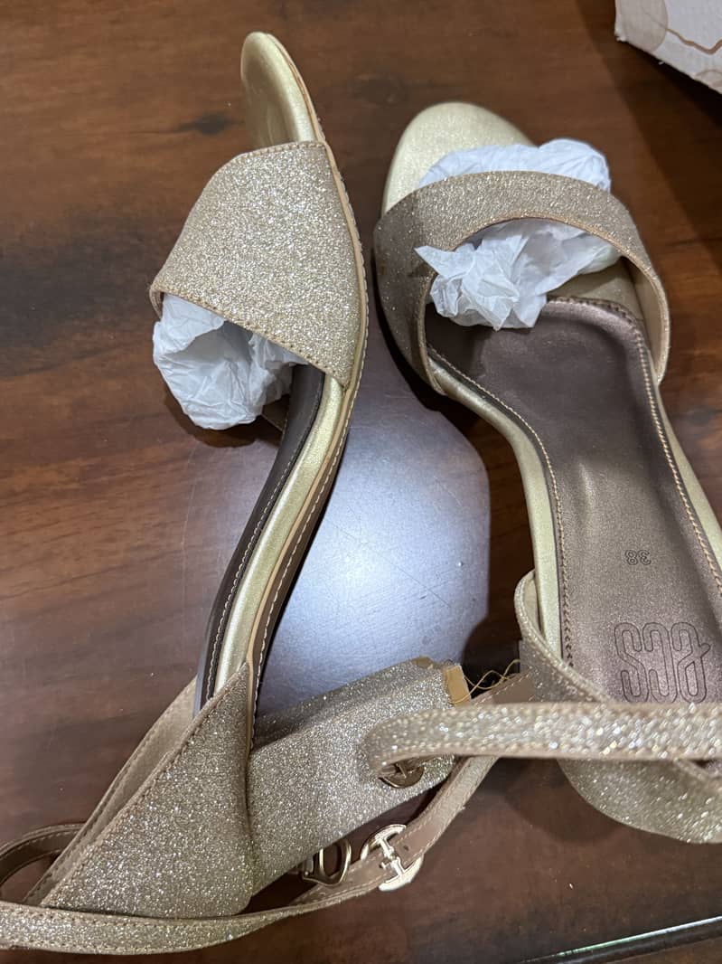 Sandals 7