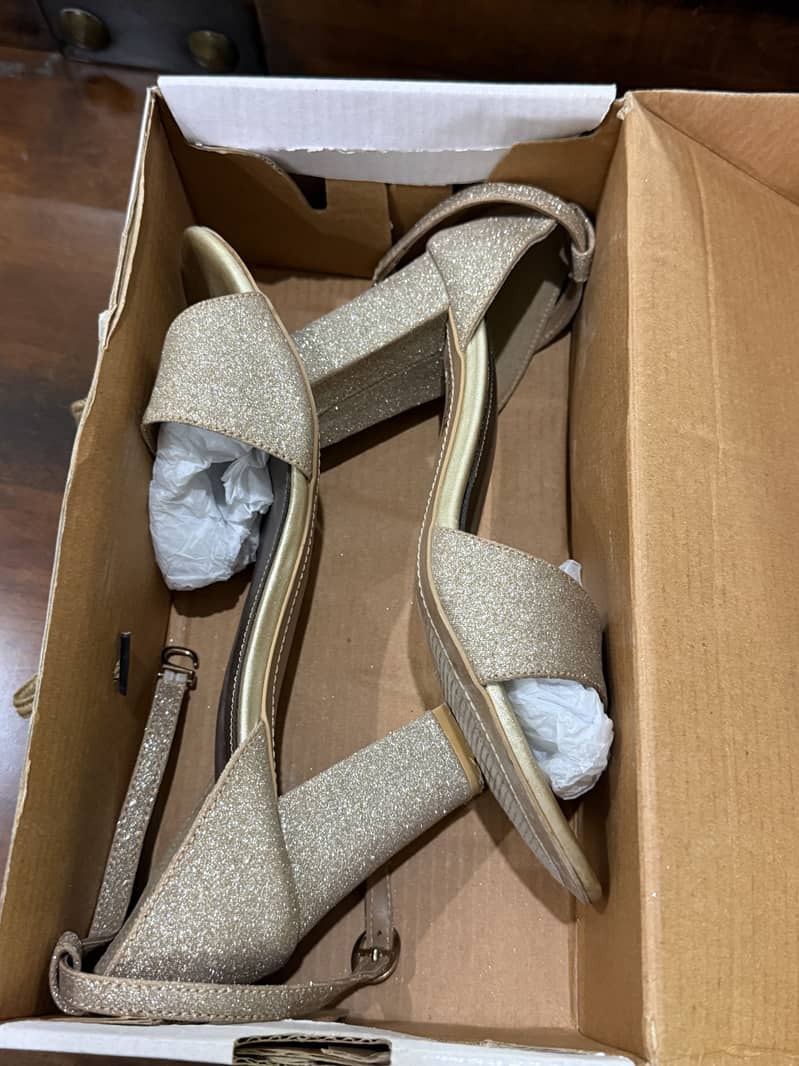 Sandals 8