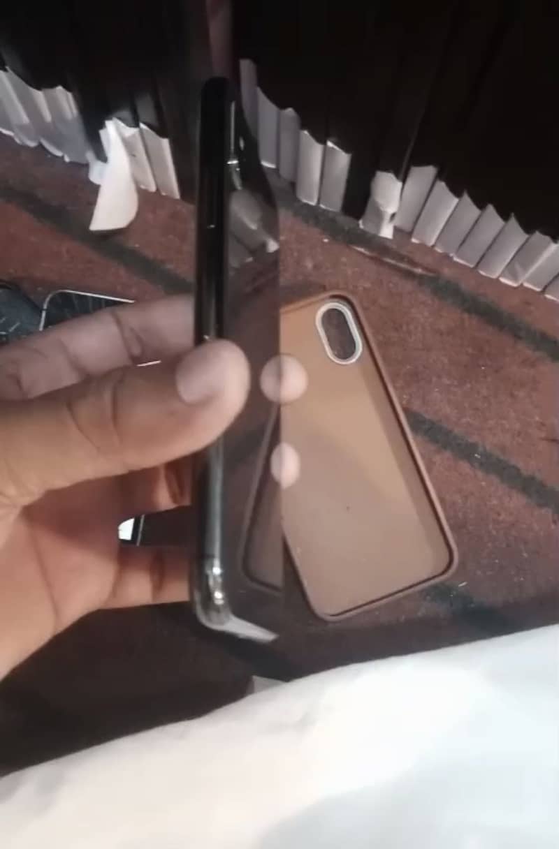 Apple iPhone X 0
