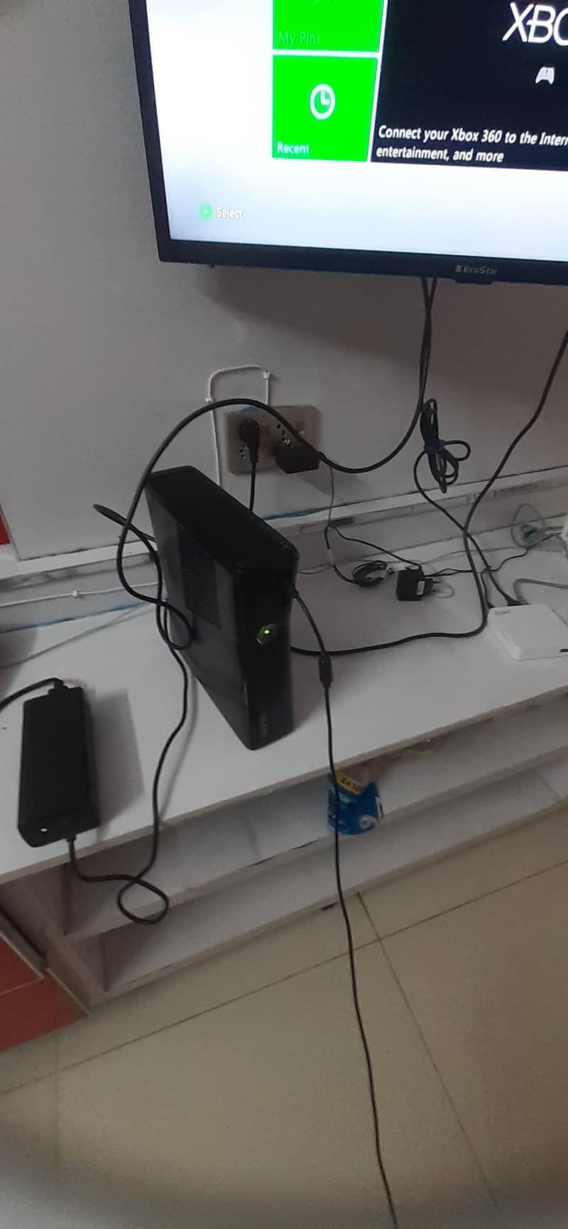 xbox 360 slim  No controller 5