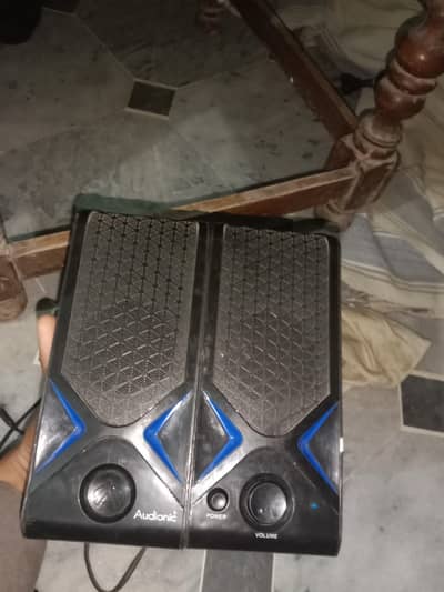 audionic alien 3 speaker condition like new with box