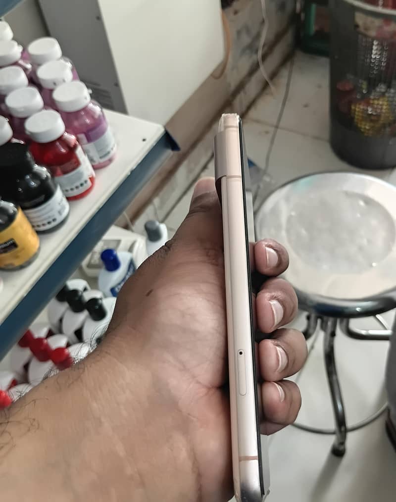Google Pixel 8 3