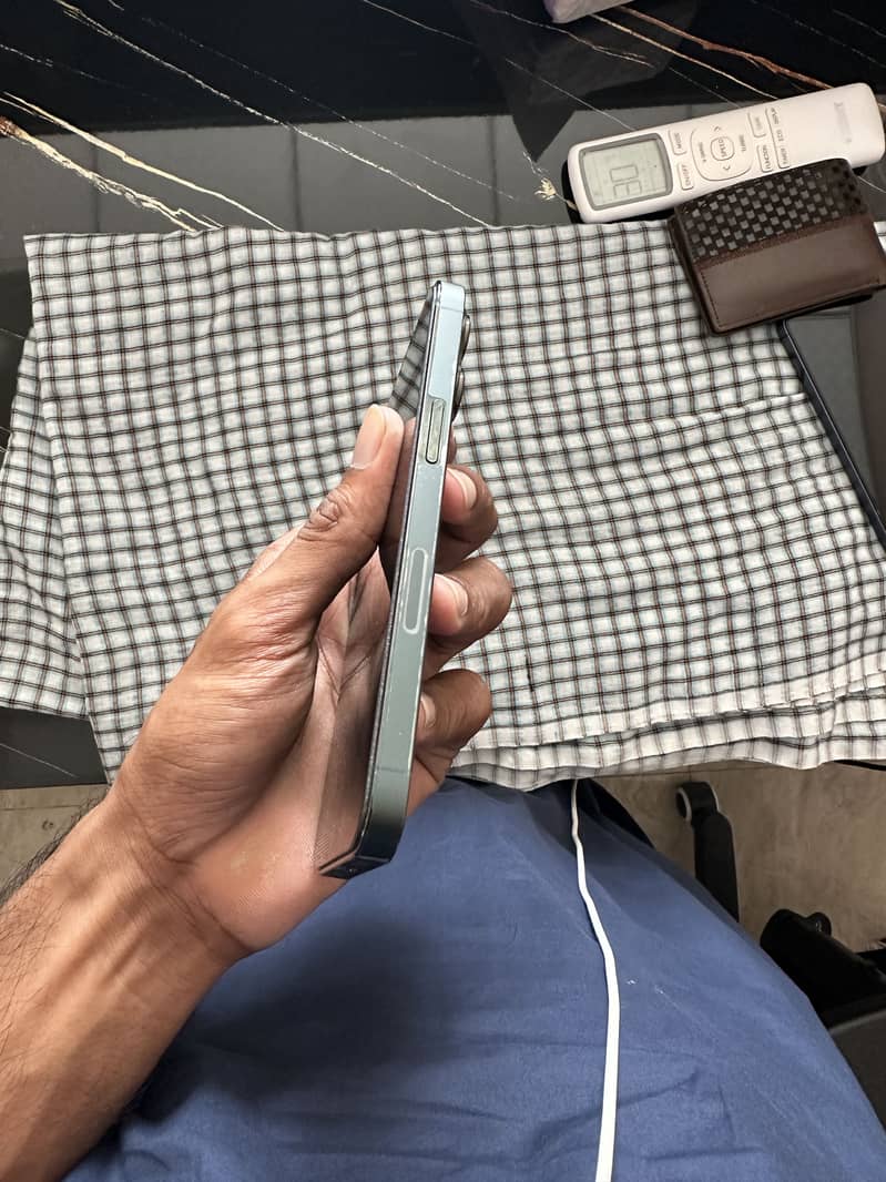Apple iPhone 13 Pro 2