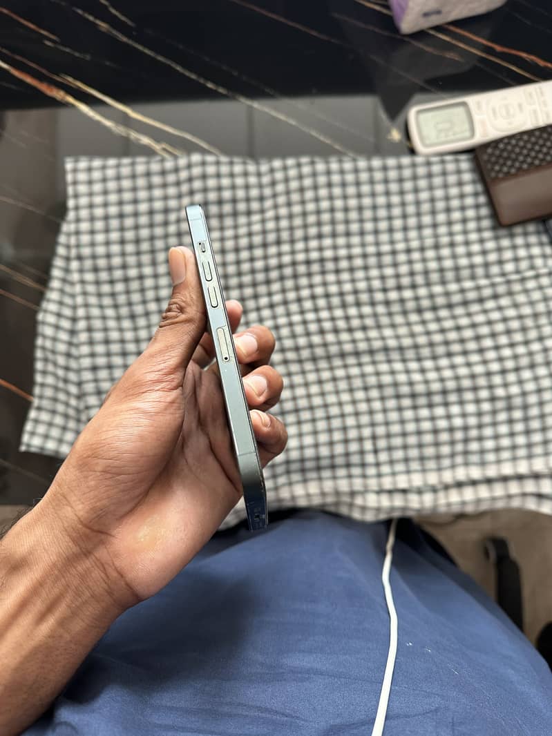 Apple iPhone 13 Pro 3