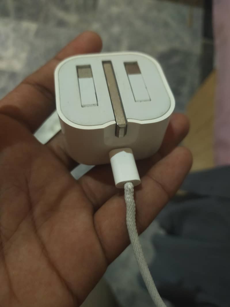 Apple iPhone 11 4