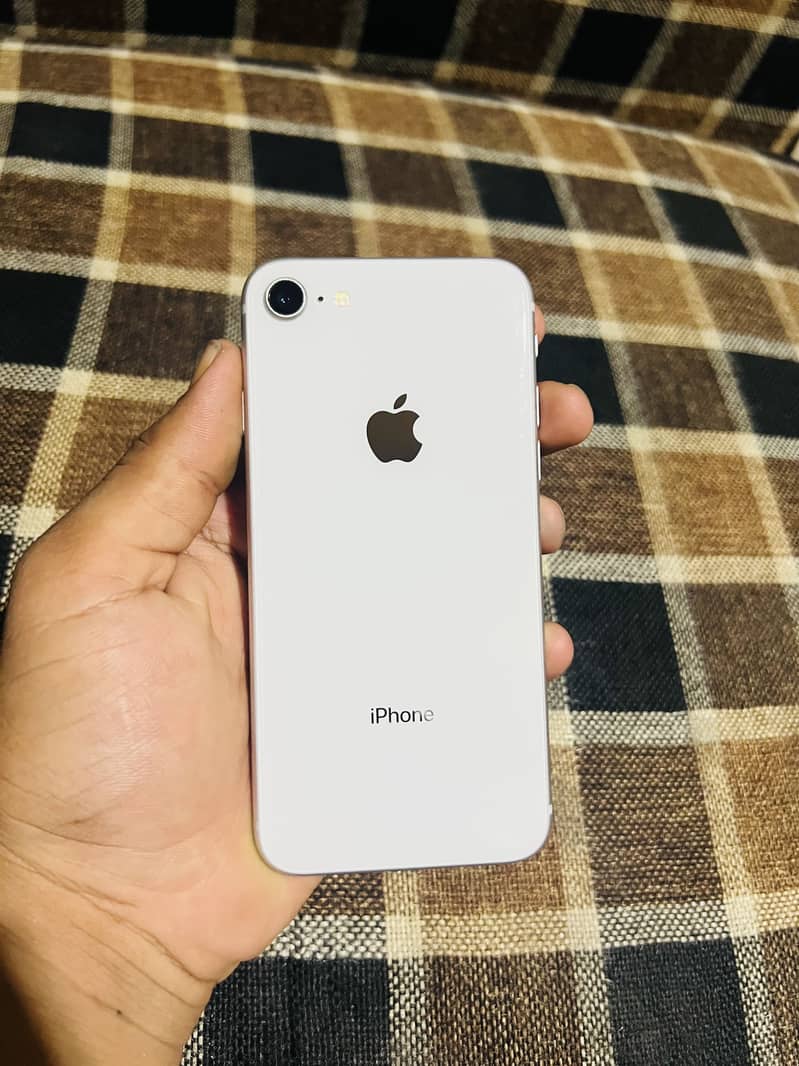 Apple iPhone 8 4