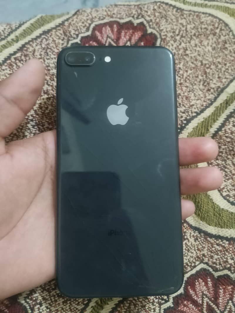 iPhone 8 Plus 0