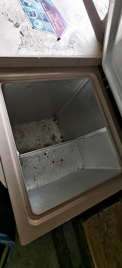 Dawlance freezer double door