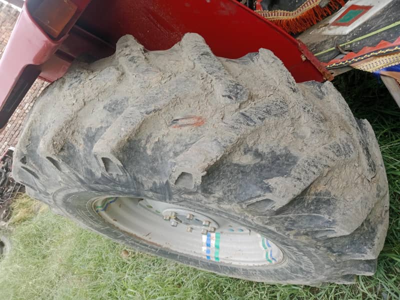 tractor 385 4
