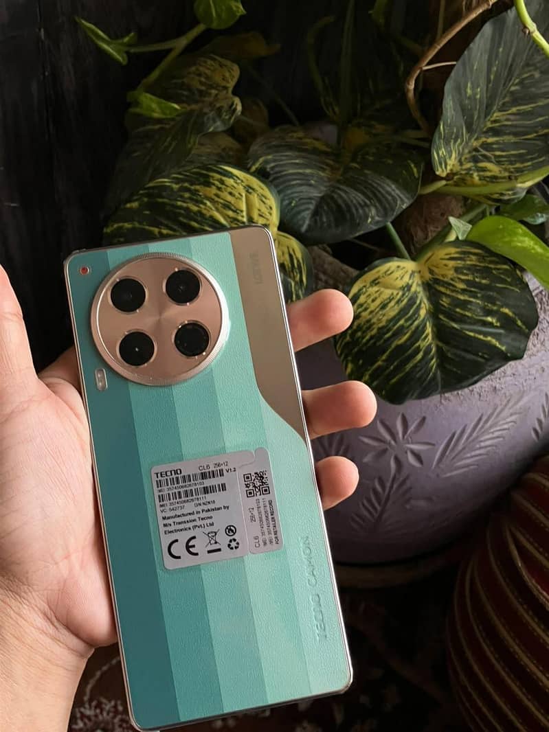 Tecno CAMON 30 0