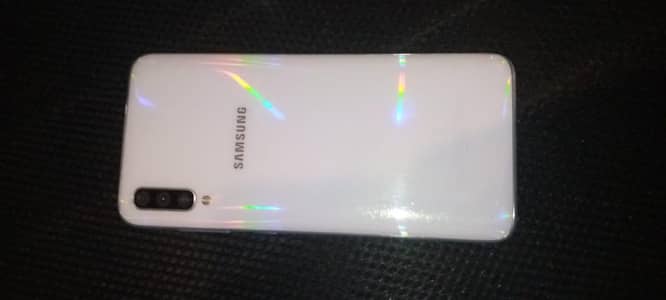 Samsung Mobile A70