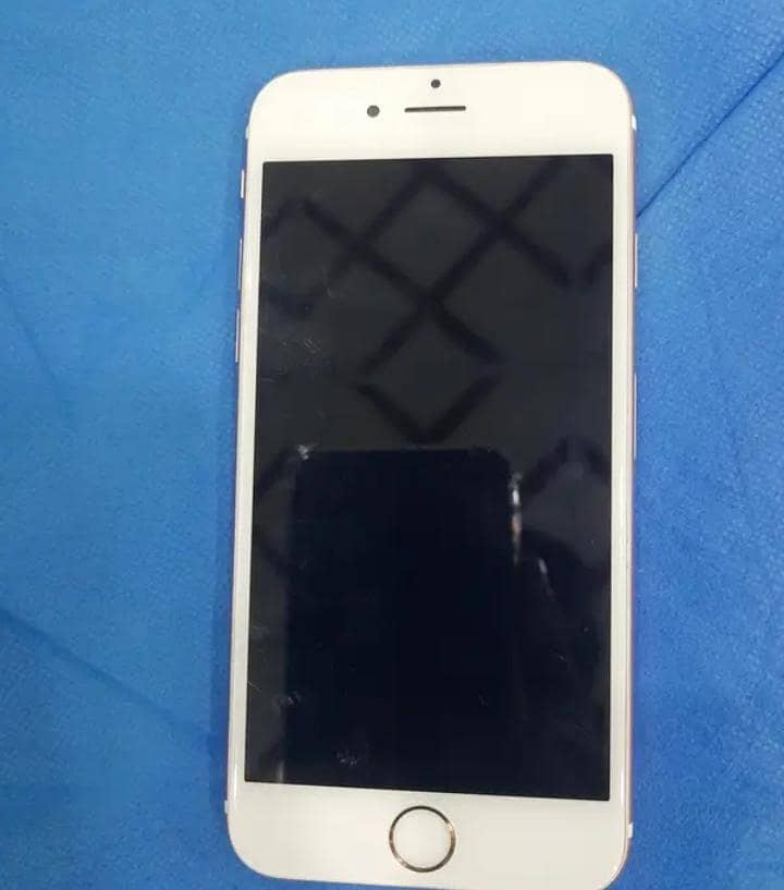 Apple iPhone 6S Plus 4