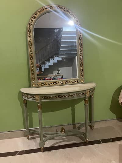 Mirror and console