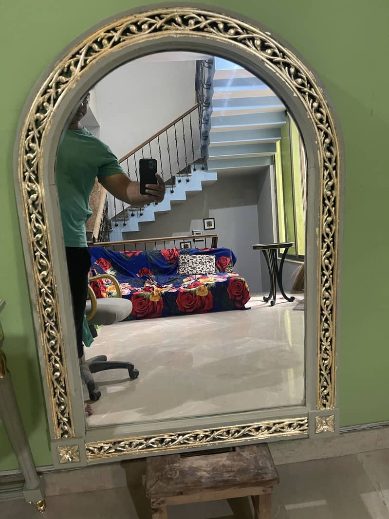 Mirror and console 1