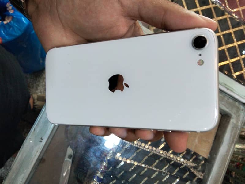 Apple iPhone SE 3