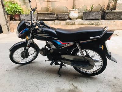 CD 70 Dream Black