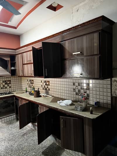 Kitchen cabinet