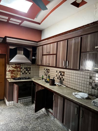 Kitchen cabinet