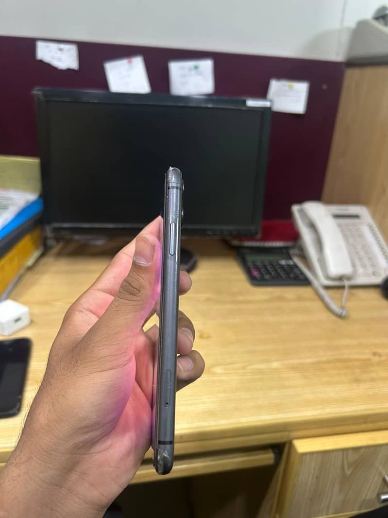 Apple iPhone 11 2