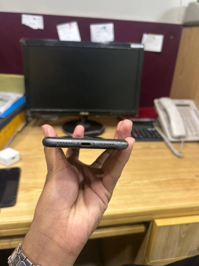Apple iPhone 11 5