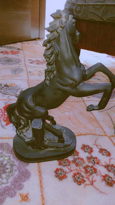 Black Horse Statue Showpiece Home Decor -Metal Look